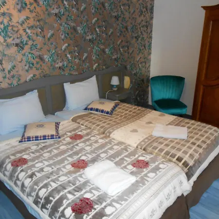 Au Fief Du Chateau Hotel Orschwiller