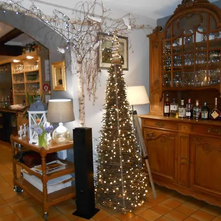 Au Fief Du Chateau 3*