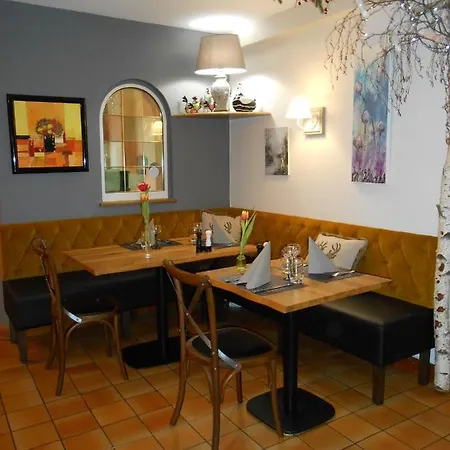 Au Fief Du Chateau 3*