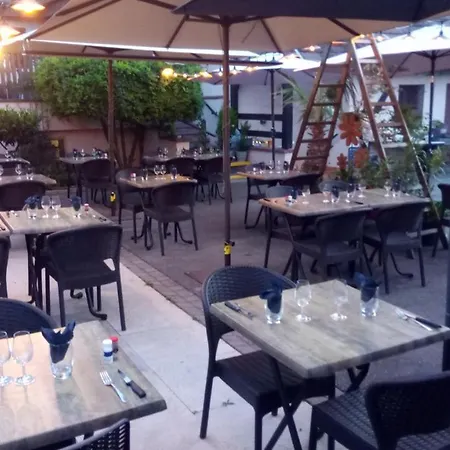 Au Fief Du Chateau 3*