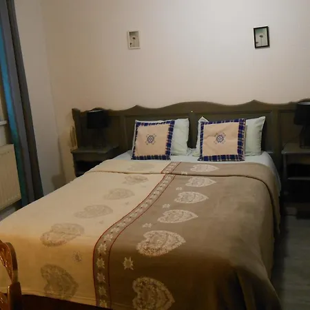 Au Fief Du Chateau Hotel Orschwiller