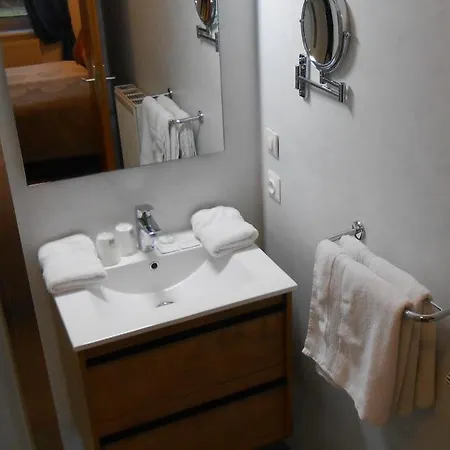 Au Fief Du Chateau Hotel 3*