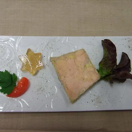 Au Fief Du Chateau Hotel 3*