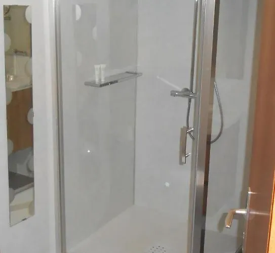 Au Fief Du Chateau Hotel 3*