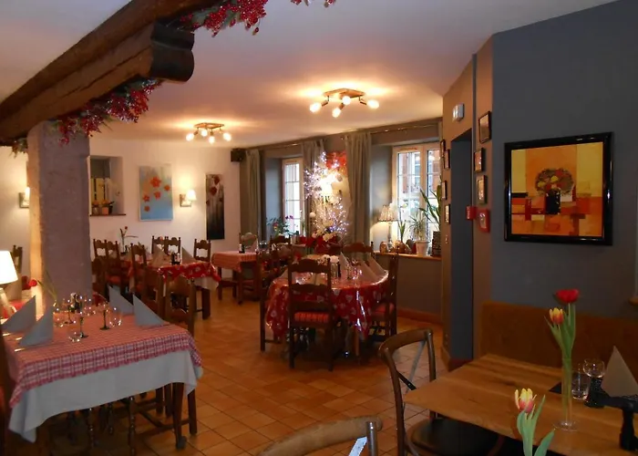 Au Fief Du Chateau 3*