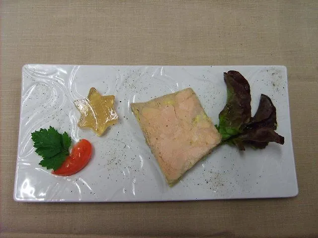 Au Fief Du Chateau Hotel 3*